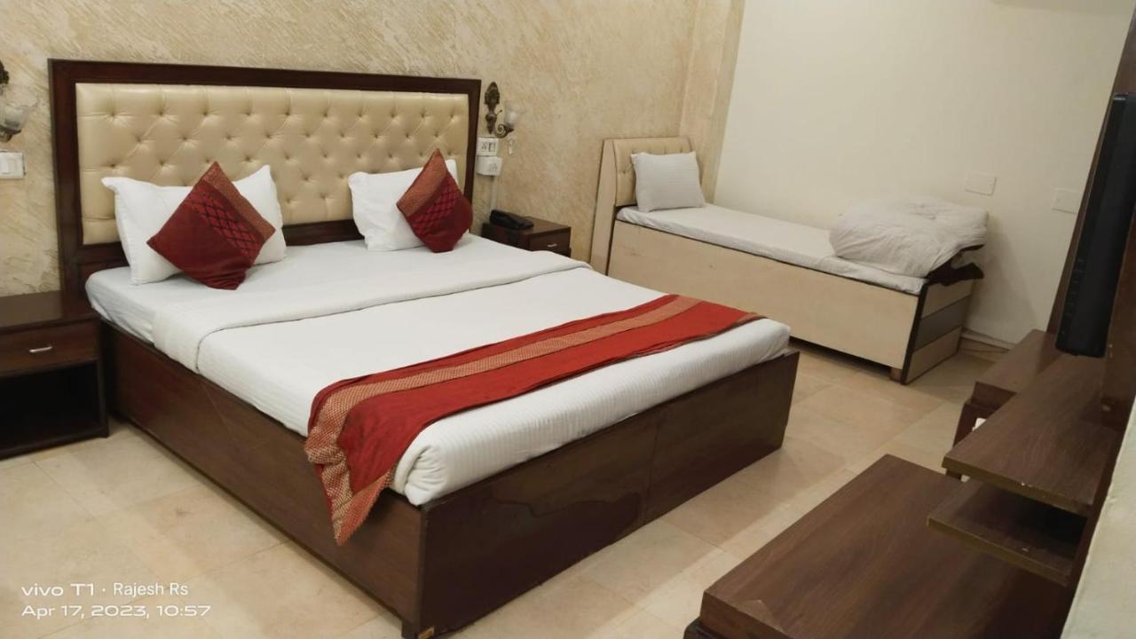 Chandīgarh Hotel Diamond Inn מראה חיצוני תמונה