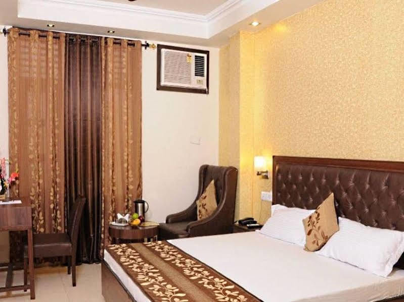 Chandīgarh Hotel Diamond Inn מראה חיצוני תמונה