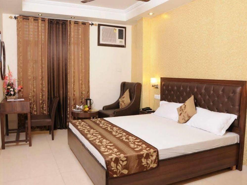Chandīgarh Hotel Diamond Inn מראה חיצוני תמונה